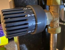Thermostatic temperature regulator valve replacement